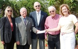 Beach Gardeners Support Florida Tech Statue Fund