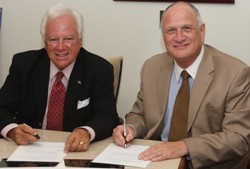 Florida Tech and Devereux Florida Sign Agreement of Mutual Support