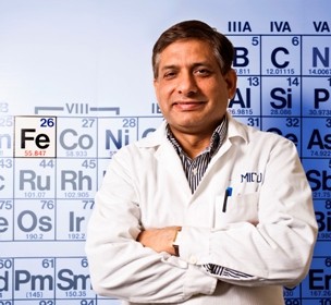 Professor Pioneers New Product to Purify Polluted Water