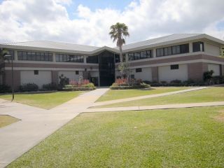 Florida Tech Alumnus Receives Skurla Award
