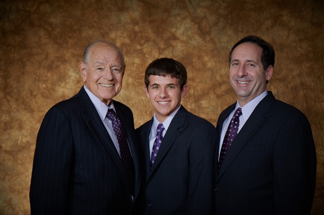 Florida Tech Alumnus Jonathan Zung Establishes Endowed Scholarship in Chemistry