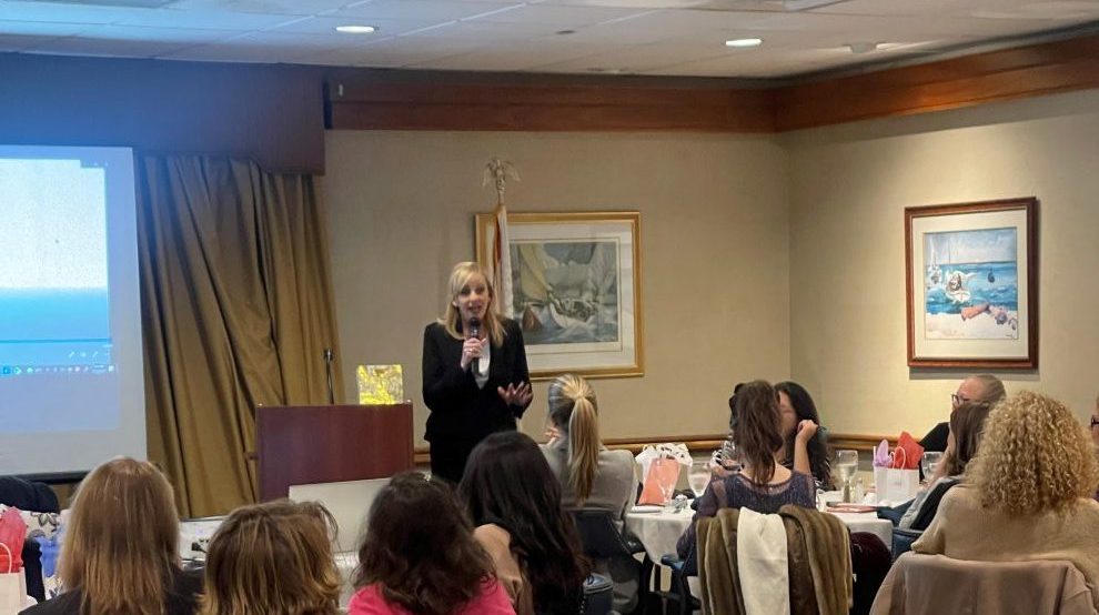 Elaine Larsen Honored with ABWA’s Making a Difference Award