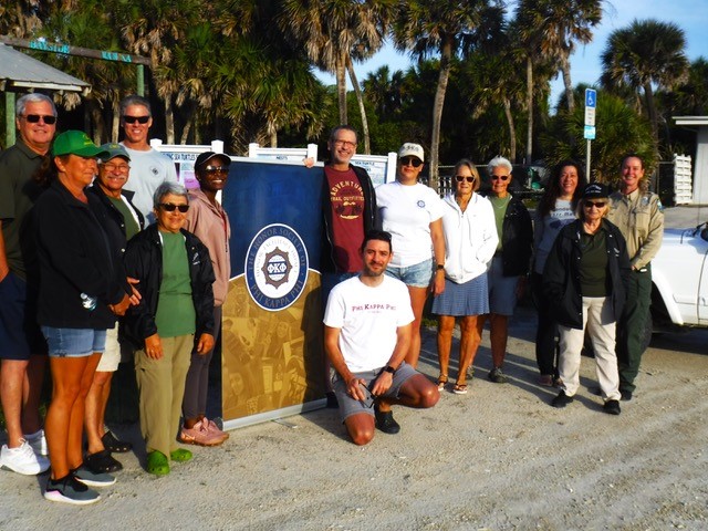 Florida Tech, PKP Chapter Participate in Carr Refuge Cleanup