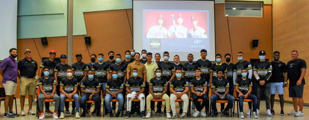 Group photo at Top Prospects Colombia conference