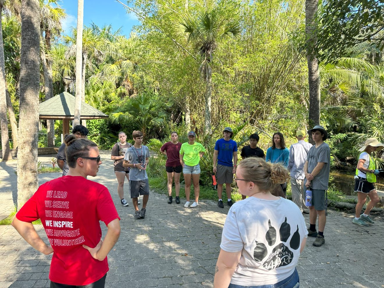 School of Arts and Communications students joined the Florida Tech Keuper Palm Botanical Society (KPBS) to cleanup the Joy and Gordon Patterson Botanical Garden.