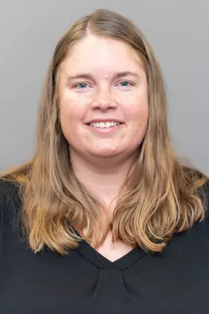 Danielle Sirekis Headshot