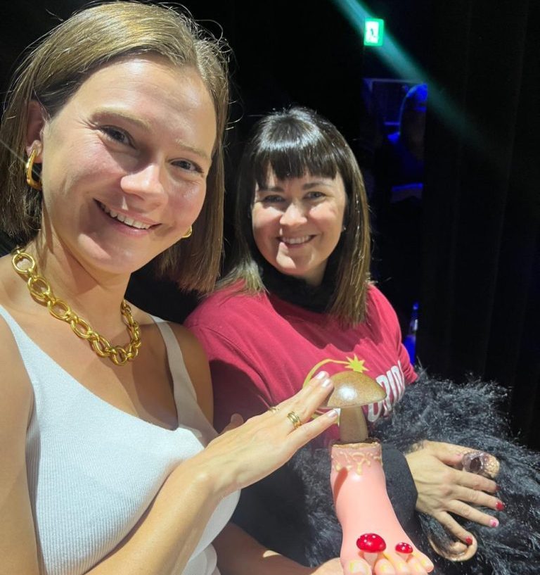 Talbot Shares Ig Nobel Prize for Research Into Biomechanics, Evolution of Kissing